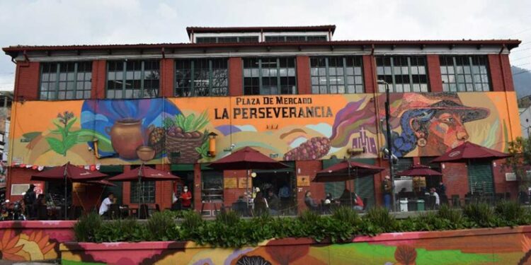 Mincomercio y el IPES lanzan guía turística gastronómica de las plazas distritales de mercado La Concordia y La Perseverancia