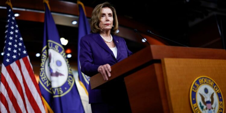 Nancy Pelosi inicia su gira por Asia sin aclarar si visitará Taiwán