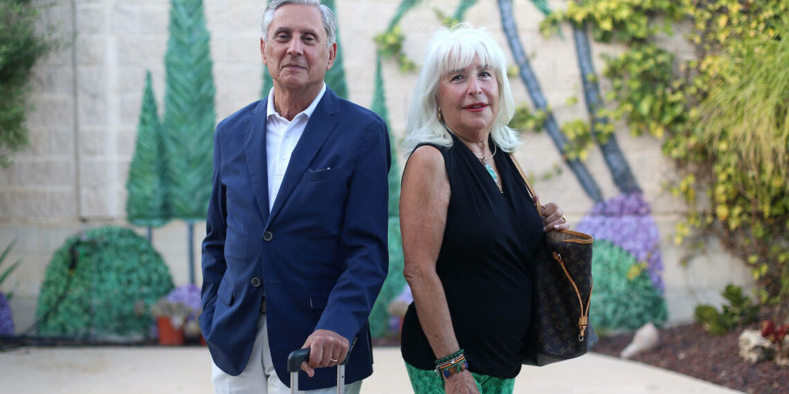 Salvador Huertas Martínez y Encarna Zamora Navarro, conocedores de hoteles de los cinco continentes./Martínez Bueso