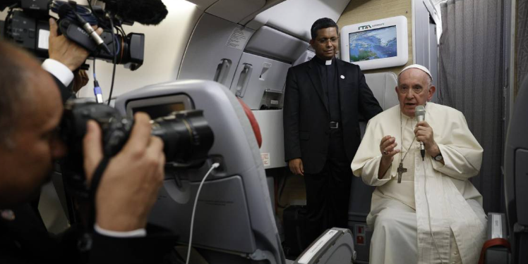Papa Francisco, entre hacer menos viajes pastorales o retirarse