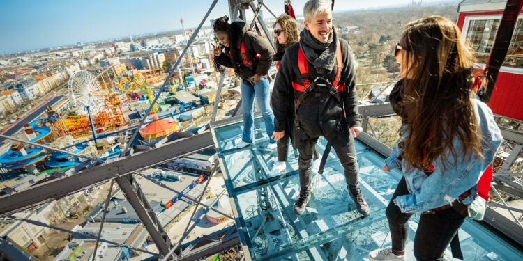 La gran noria de Viena se transforma por su 150 aniversario.