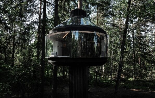 Polestar reinventa los viajes sostenibles con la casa del árbol microespacial KOJA