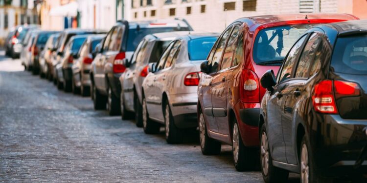 Por qué no debes apagar el motor al aparcar, después de un viaje largo | Motor