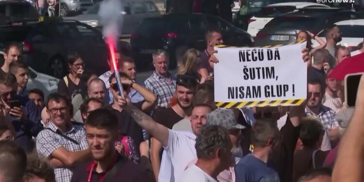 Protestas antigubernamentales en Bosnia por la falta de medidas para paliar la inflación