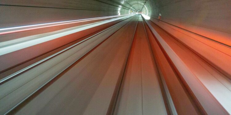 Puntualidad del 100% y reducciones de 20 minutos en los viajes en el primer día del túnel Chamartín-Atocha