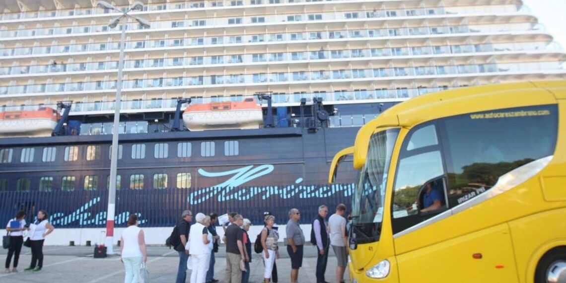 Sanlúcar se prepara para atraer a los cruceristas que llegan al puerto de Cádiz