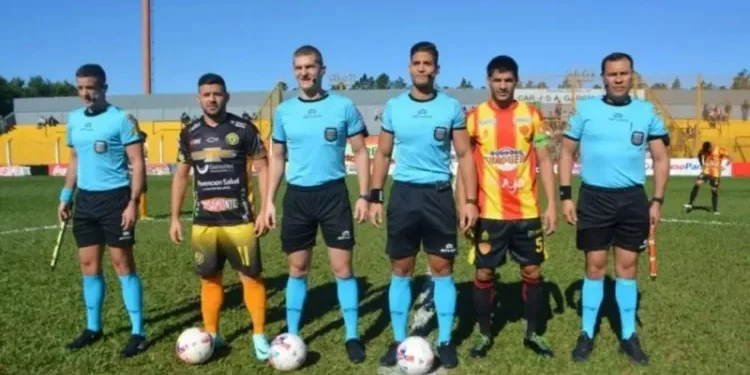 Sarmiento goleó en su visita a Crucero y sigue siendo escolta