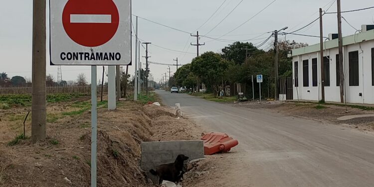 Se suman las quejas por el sentido de la calle Laprida en su intersección con Crucero General Belgrano
