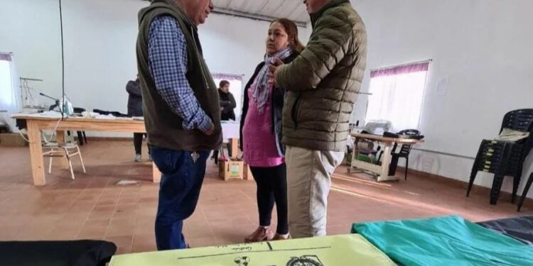 Seguridad y Justicia avanza en el proyecto de confección de indumentaria policial y penitenciaria