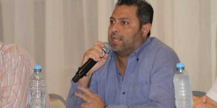 Todos los prestadores de servicios turísticos deberán portar una credencial, adelanta Sectur