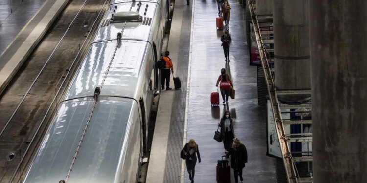 Tren gratis en España: estos son los tipos de abonos y viajes que quedan excluidos de la ayuda