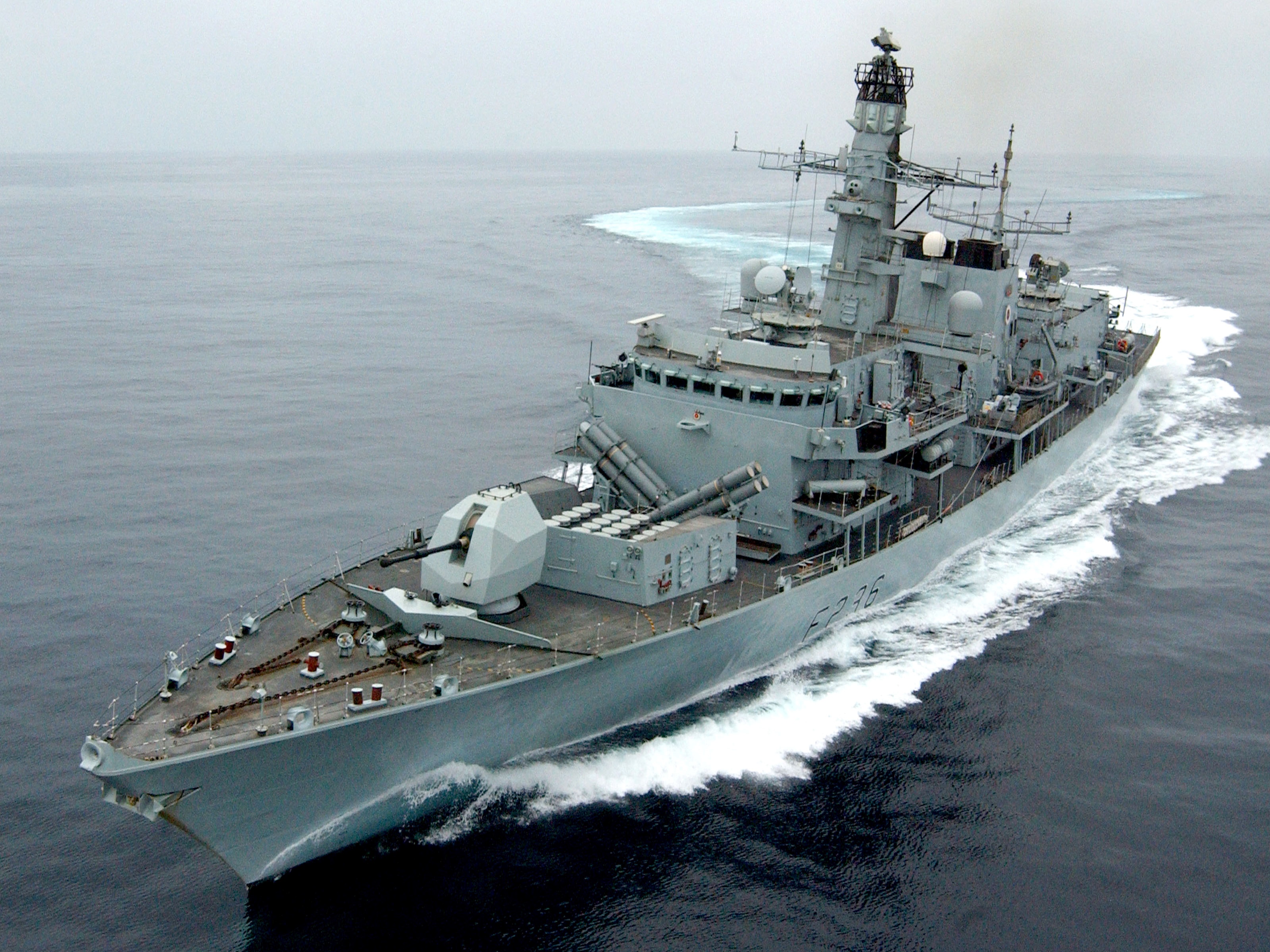 Una imagen de archivo de la fragata Tipo 23 HMS Montrose (AFP)