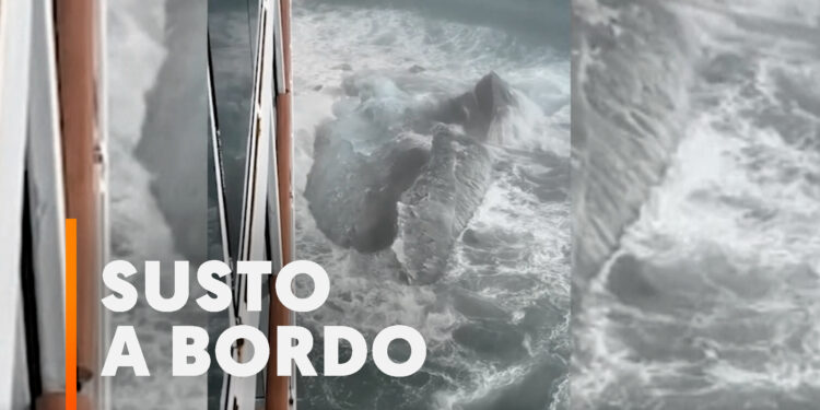 Un crucero choca contra un iceberg en Alaska