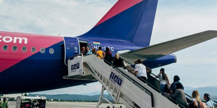 Vacaciones, cómo viajar en avión sin pasajeros a tu lado