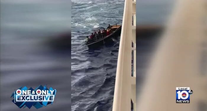 Videos de pasajeros muestran a migrantes rescatados en el mar por crucero Carnival