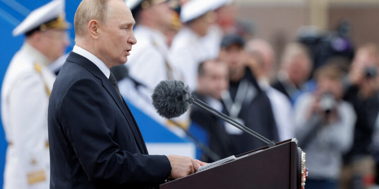 Vladimir Putin en un discurso en San Petersburgo (Reuters)