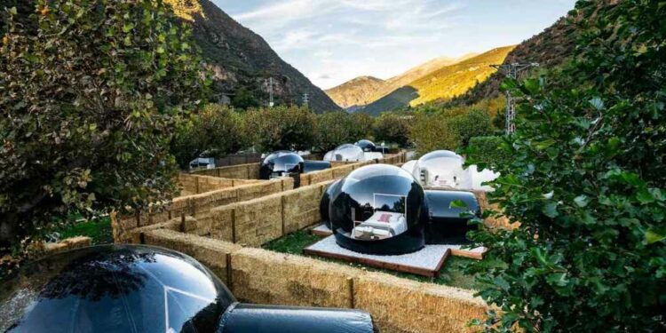 El glamping genera espacios salidos de un futuro muy lejano.