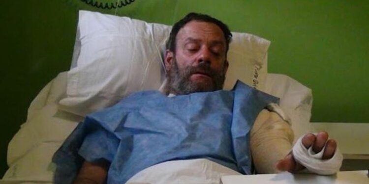 prenden fuego a un hombre y dejan un mensaje de la RAM
