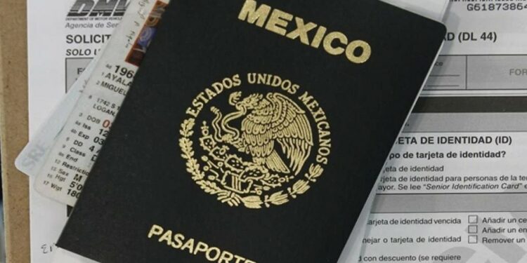 ¿Es posible viajar con pasaporte mexicano vencido?