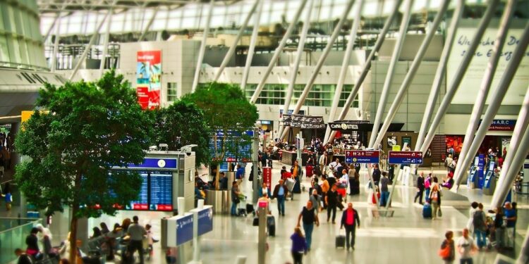 ¿Qué se puede hacer si perdí mi vuelo por llegar tarde?