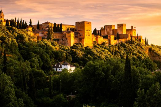 Granada, España, cuenta con uno de los atardeceres más bonitos del mundo.