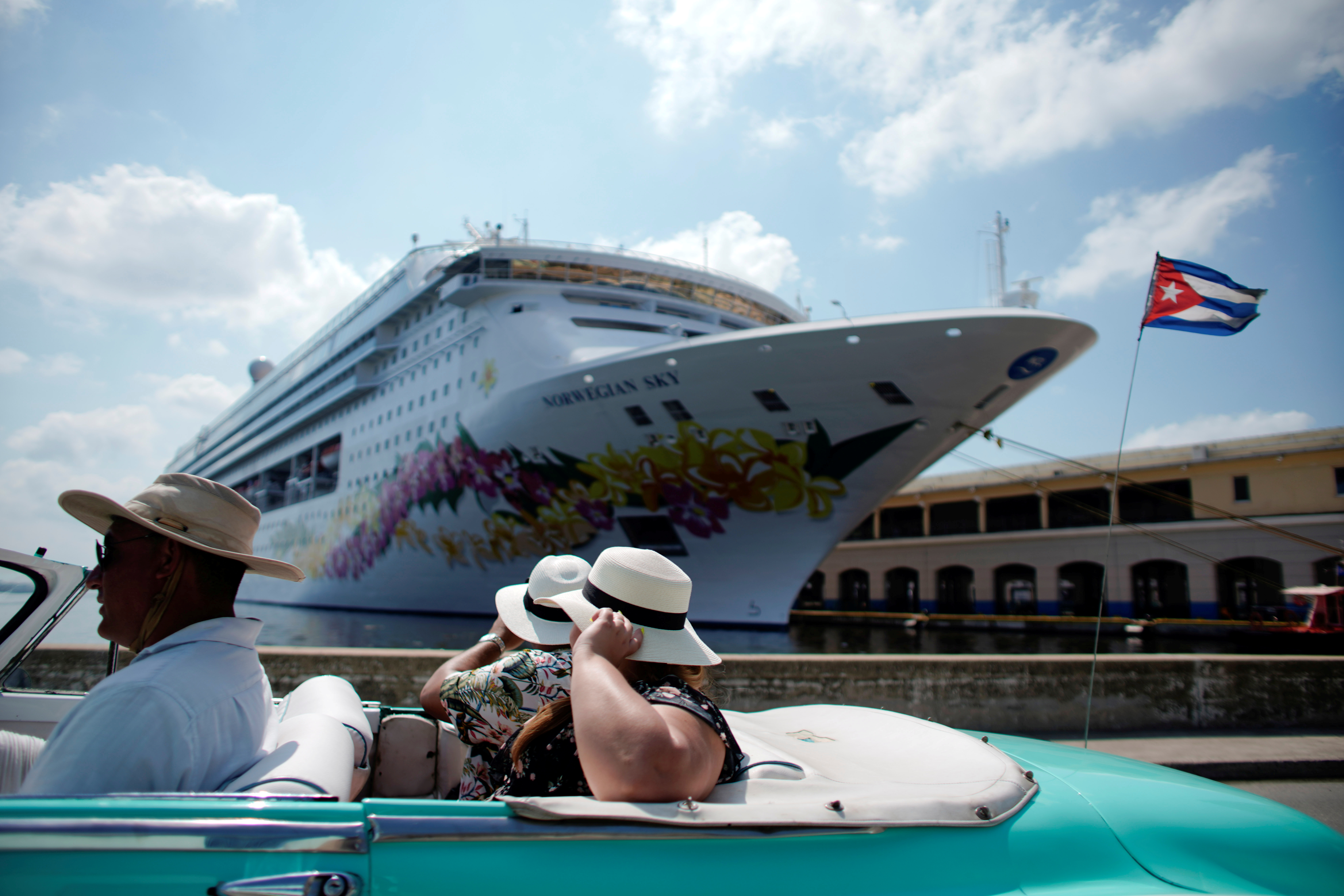Quienes no estén vacunados aún deben presentar prueba negativa de COVID 19 para subir a un crucero