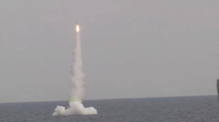 Los señuelos hicieron que Rusia desperdiciara al menos 10 misiles de crucero Kalibr en pocas semanas, dijeron los funcionarios. (Ministerio de Defensa de Rusia/Distribuido vía REUTERS)
