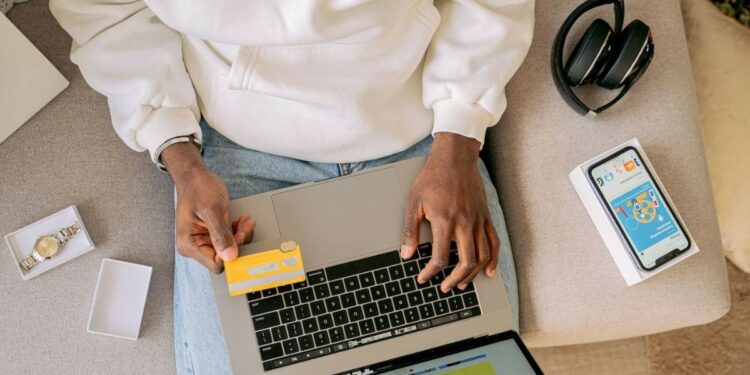 4 cosas que debes hacer antes de comprar un vuelo barato