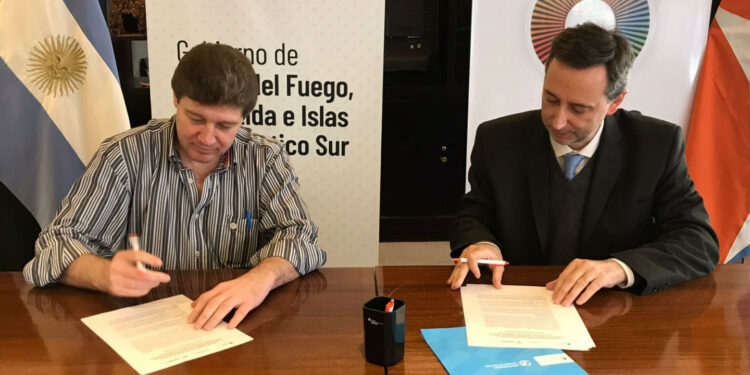 AGP y Tierra del fuego firmaron un convenio para estudiar la factibilidad de una nueva terminal de cruceros