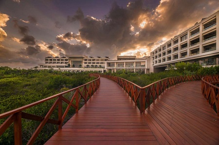 ATELIER Playa Mujeres lanza un nuevo beneficio a sus huéspedes, al otorgarles acceso a las salas VIP Lounge by Mera, en el Aeropuerto Internacional de Cancún (AIC)