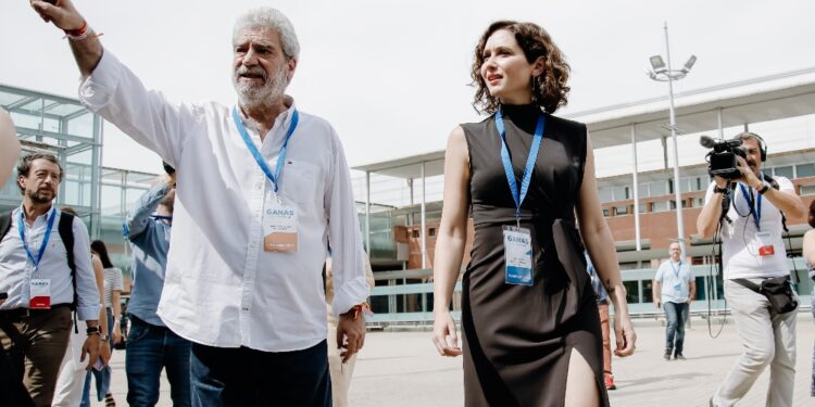 Ayuso y Mar OK