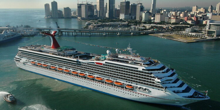 Carnival permitir navegar en sus cruceros a personas no vacunadas contra la Covid-19
