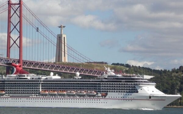 Cruceristas que visitan Lisboa gastan un promedio de USD 85 por persona