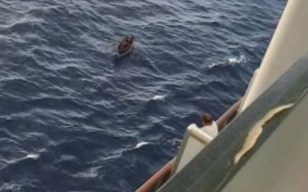 Crucero de Carnival Cruise Line rescata 12 personas en el Estrecho de Florida