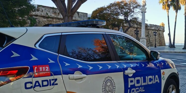 Denunciado por falsedad documental el conductor de un vehículo cuyas matrículas habían sido manipuladas
