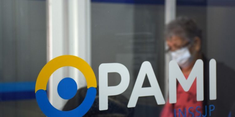 Descuentos de PAMI en viajes, lavarropas y tecnología: cómo se puede acceder