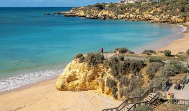 EMPRESA / El equipo de ISholidays garantiza los mejores destinos para las vacaciones