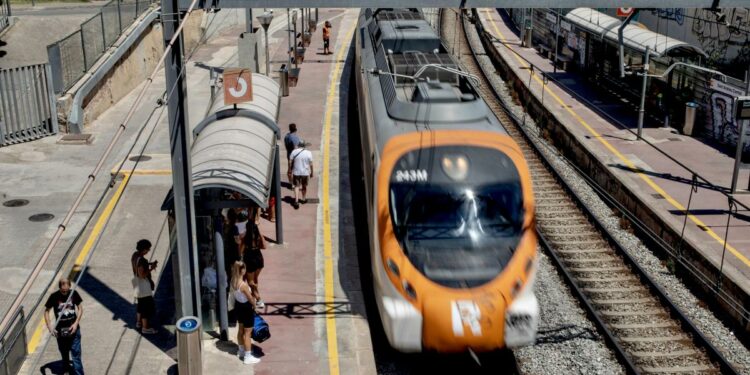 El abono para viajar gratis en Renfe y Rodalies se podrá pedir desde este lunes