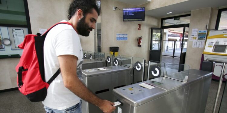 El ahorro por los viajes gratis en tren desde Ferrol puede alcanzar los 1.000 euros al ao