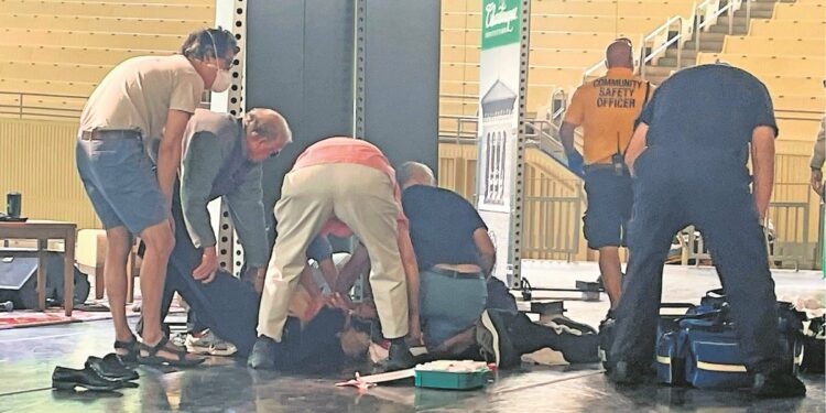 El atentado contra Rushdie apu&ntilde;ala la libertad de expresi&oacute;n