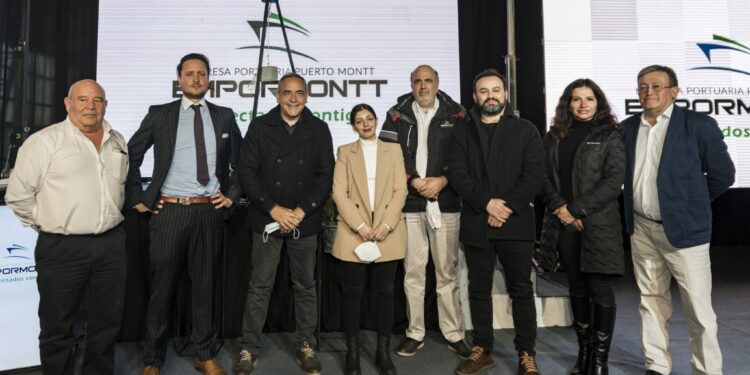 Empormontt pone la primera piedra del nuevo terminal internacional de pasajeros de Puerto Montt