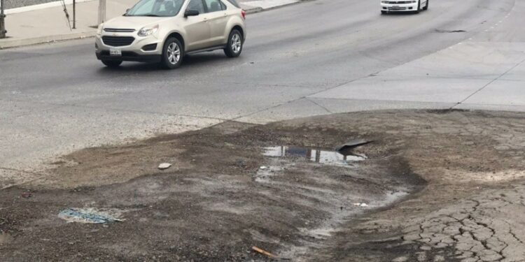 Fuga en crucero vehicular alarma a conductores  | Noticias de Tijuana