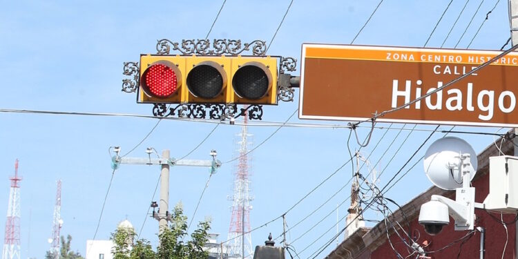 Hay avance de 95% en reparación de semáforos del bulevar Dolores del Río