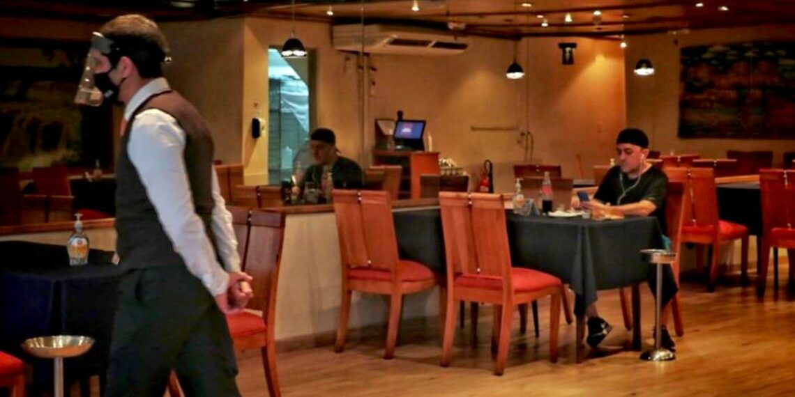 La Nación / El 20% de bares cierra y restaurantes se endeudan