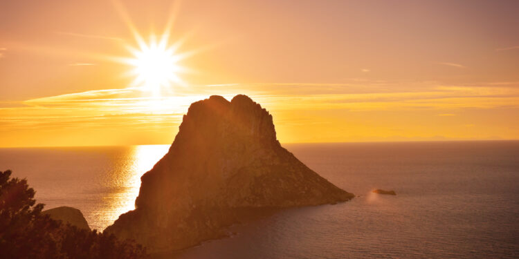 Es Vedrà al atardecer.