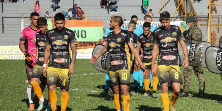 La derrota con Sarmiento desató una crisis inevitable en Crucero