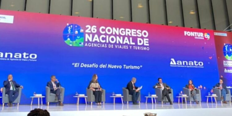 "Las aerolíneas hemos tenido que modificar nuestro modelo de negocio por supervivencia"