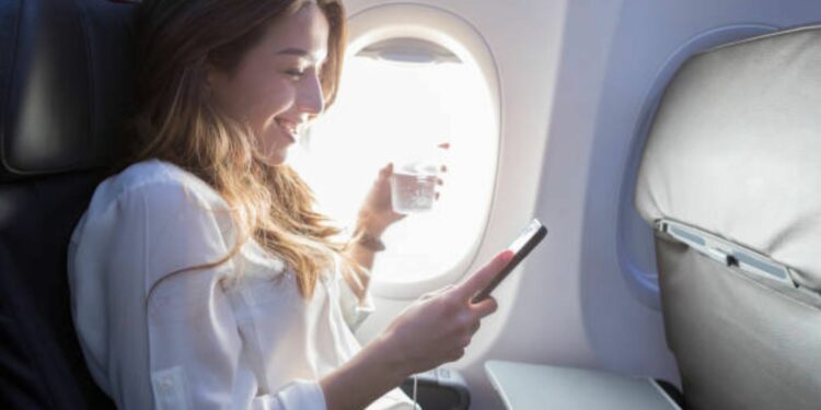 Las cosas que puedes hacer en un vuelo de larga distancia para no aburrirte
