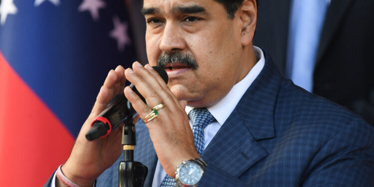 Maduro sueña de nuevo con una isla paradisíaca: Resorts, mucho lujo y un puerto para cruceros