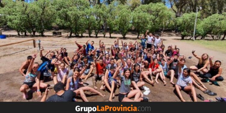 Más de 120 mil estudiantes bonaerenses se inscribieron en los viajes de egresados gratuitos